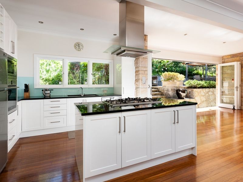 11 The Serpentine, Bilgola NSW 2107