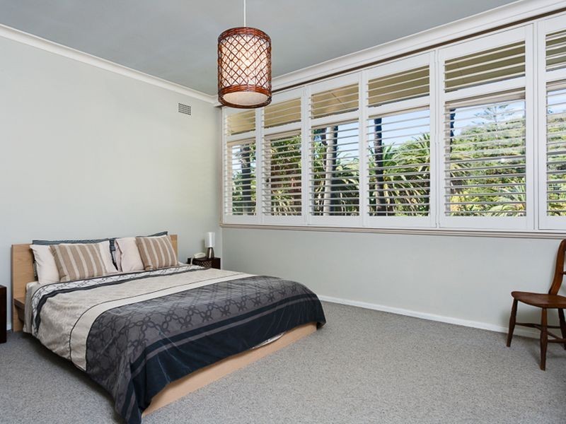 11 The Serpentine, Bilgola NSW 2107