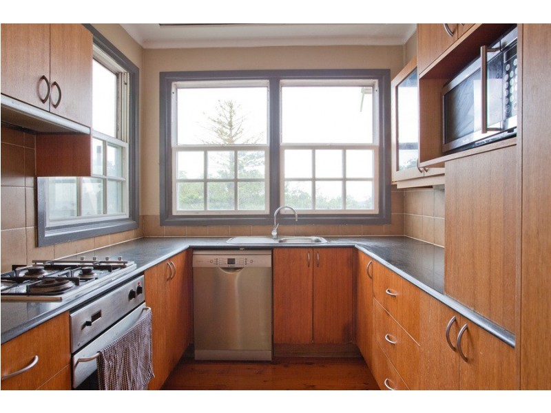 16 Plateau Road, Avalon Beach NSW 2107