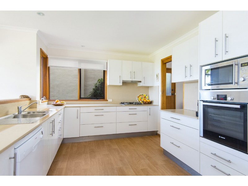 24 The Circle, Bilgola Plateau NSW 2107