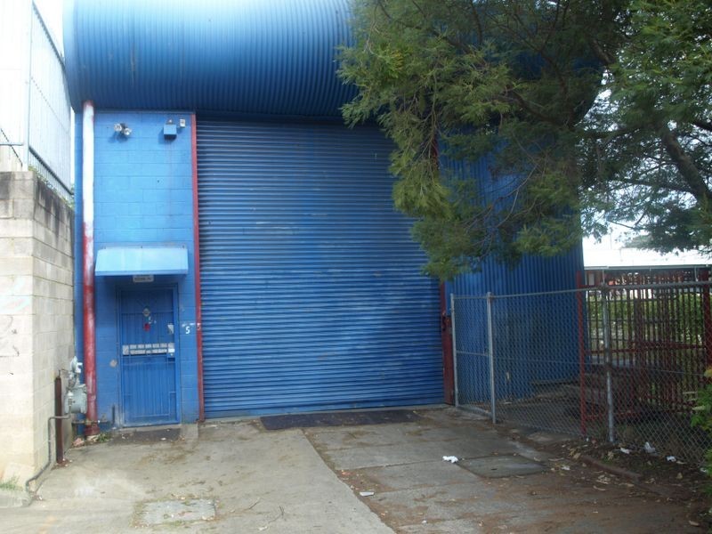 5/112 Ballandella Road, Pendle Hill NSW 2145