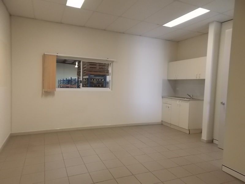 1/4 St James Place, Seven Hills NSW 2147