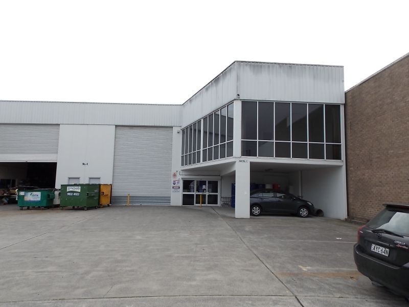 1/4 St James Place, Seven Hills NSW 2147