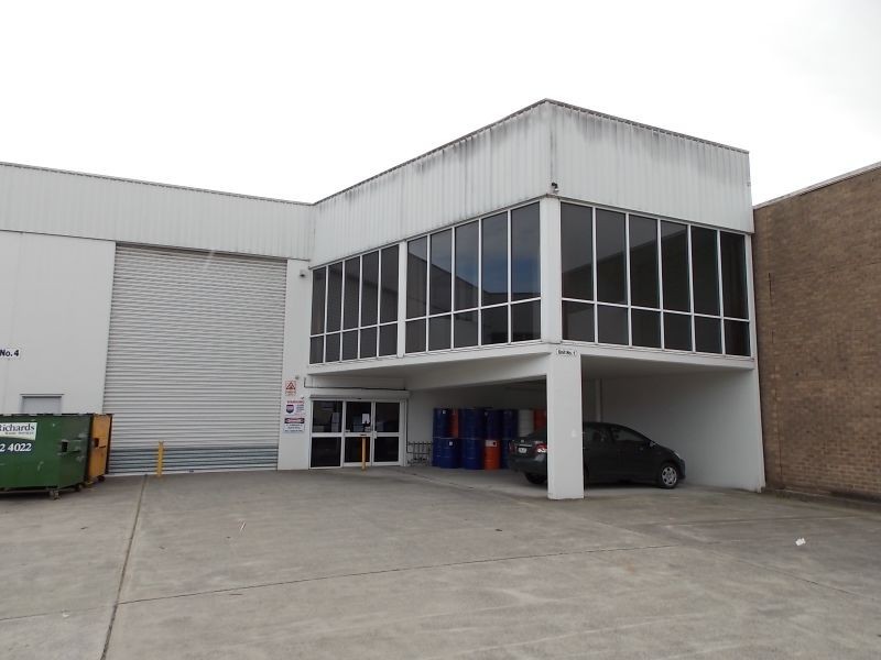 1/4 St James Place, Seven Hills NSW 2147