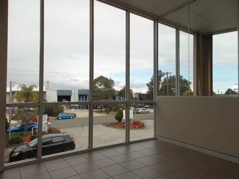 1/4 St James Place, Seven Hills NSW 2147