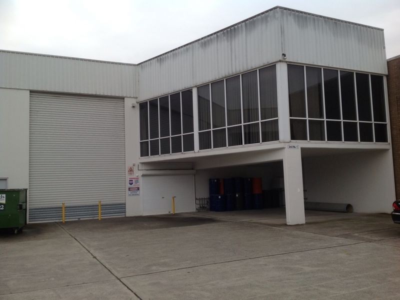 1/4 St James Place, Seven Hills NSW 2147