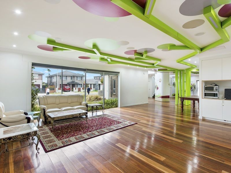 16 Rowe Drive, Potts Hill NSW 2143