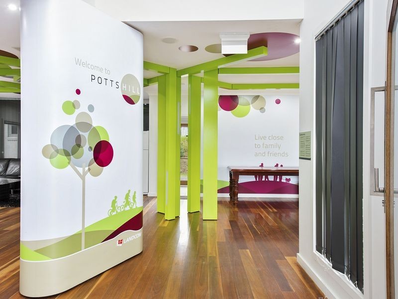 16 Rowe Drive, Potts Hill NSW 2143