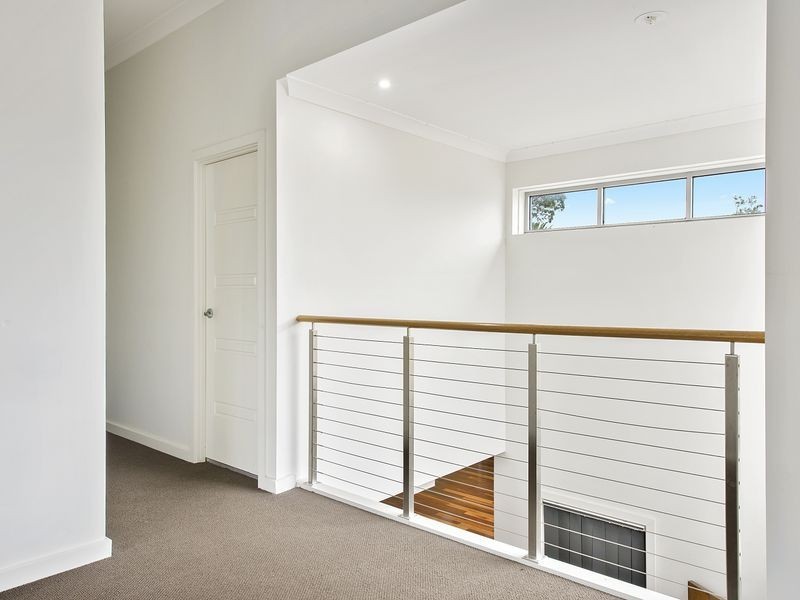 16 Rowe Drive, Potts Hill NSW 2143