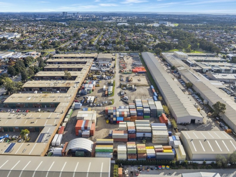 77 Governor Macquarie Drive, Chipping Norton NSW 2170