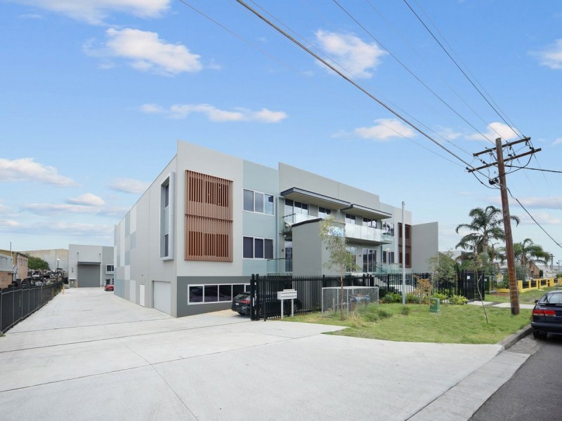 2/41-43 Anzac Street, Greenacre NSW 2190