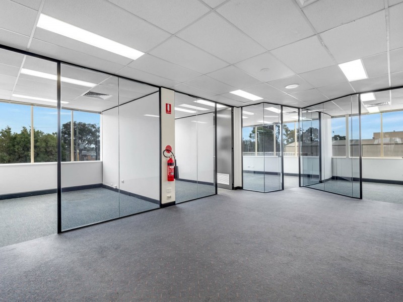 1A/77 Governor Macquarie Drive, Chipping Norton NSW 2170