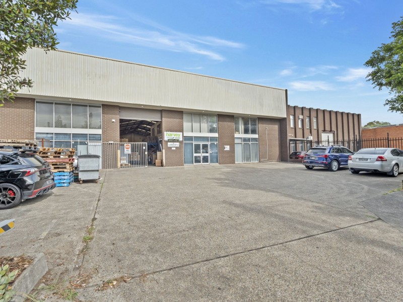 4 Ladbroke Street, Milperra NSW 2214