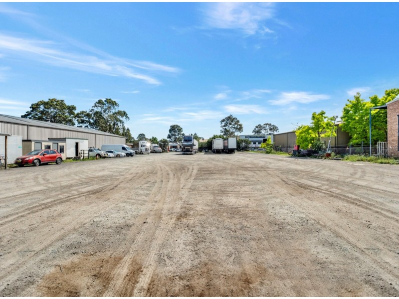 5 Pembury Road, Minto NSW 2566