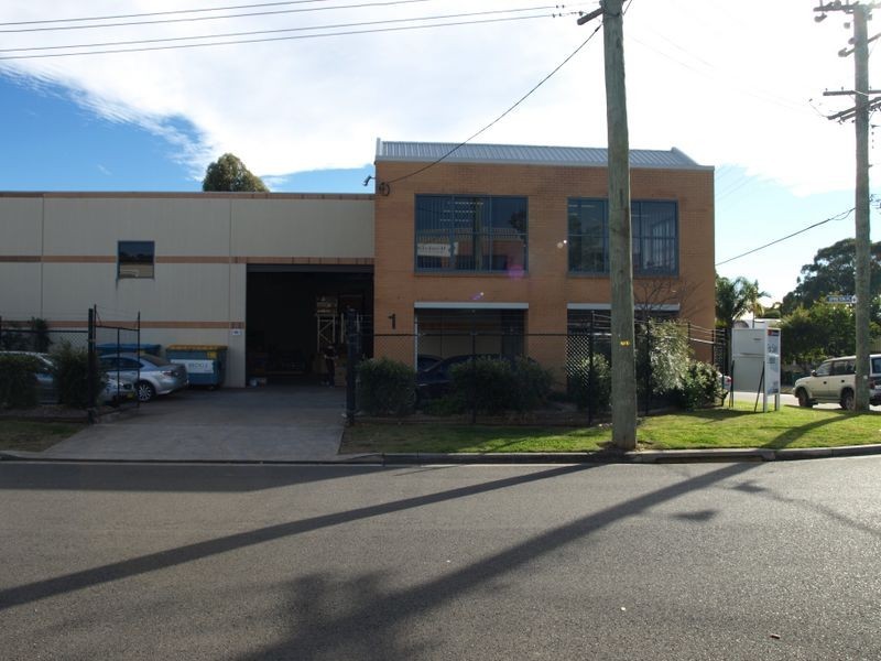1 Spireton Place, Pendle Hill NSW 2145