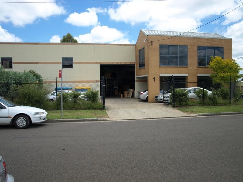 1 Spireton Place, Pendle Hill NSW 2145