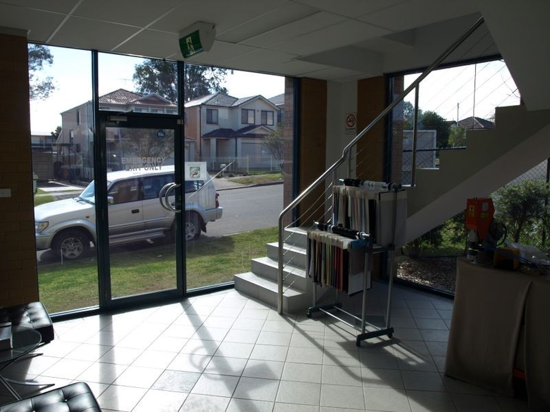 1 Spireton Place, Pendle Hill NSW 2145