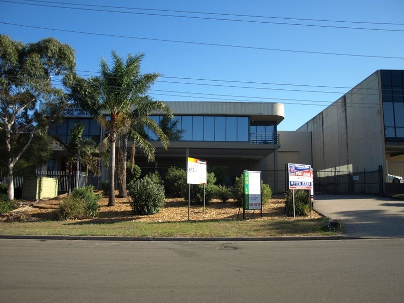 13 Centre Place, Wetherill Park NSW 2164