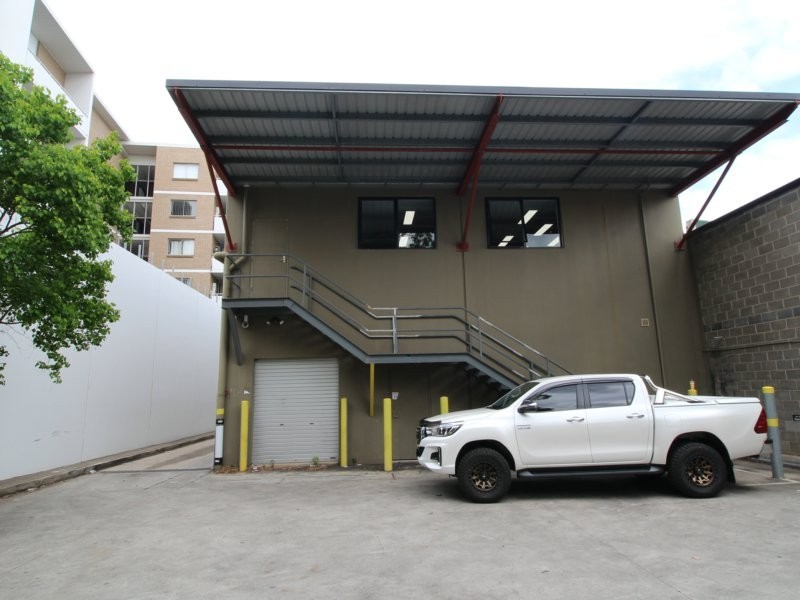 8 Nelson Street, Fairfield NSW 2165