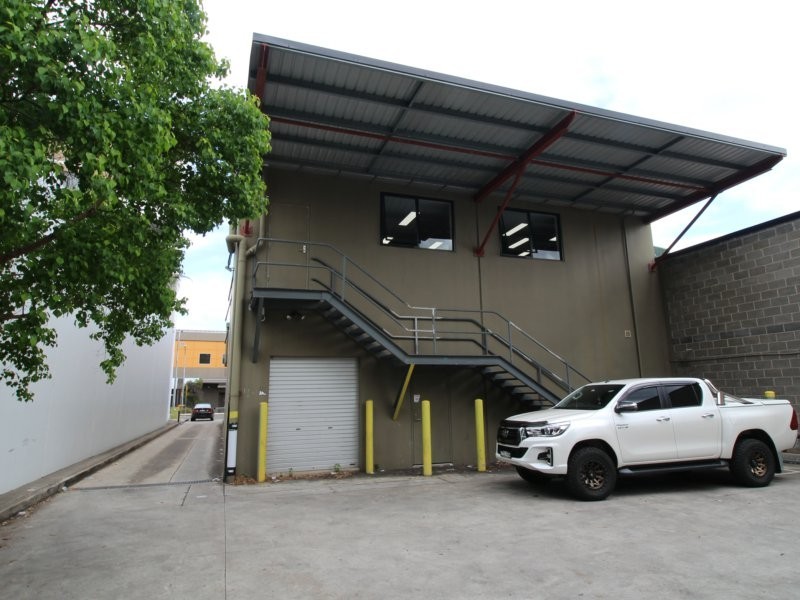 8 Nelson Street, Fairfield NSW 2165
