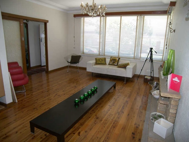 13 Waycott Avenue, Kingsgrove NSW 2208