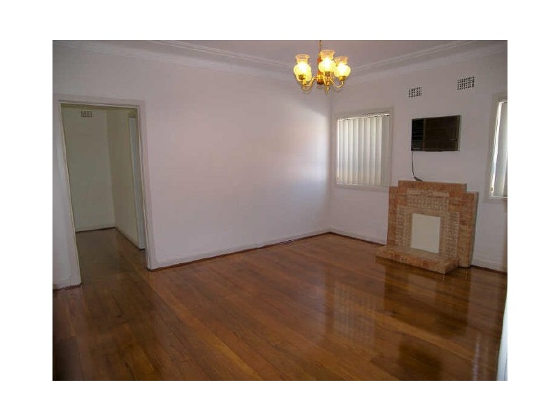 5 Kinsel Avenue, Kingsgrove NSW 2208