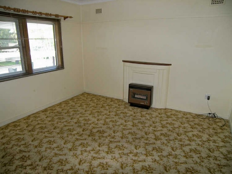 42 Glamis Street, Kingsgrove NSW 2208