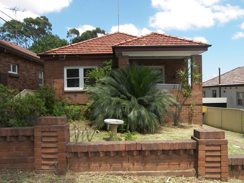 6 Pacific Street, Kingsgrove NSW 2208