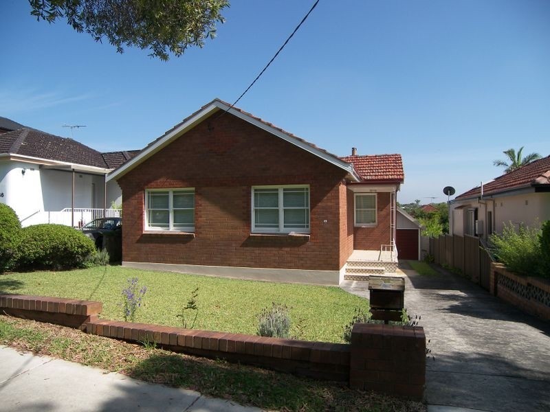 44 Vivienne Street, Kingsgrove NSW 2208