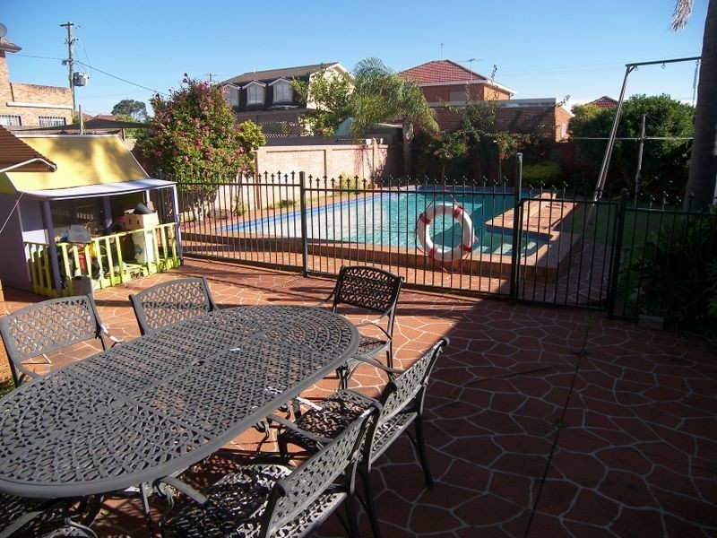 53 Staples Street, Kingsgrove NSW 2208