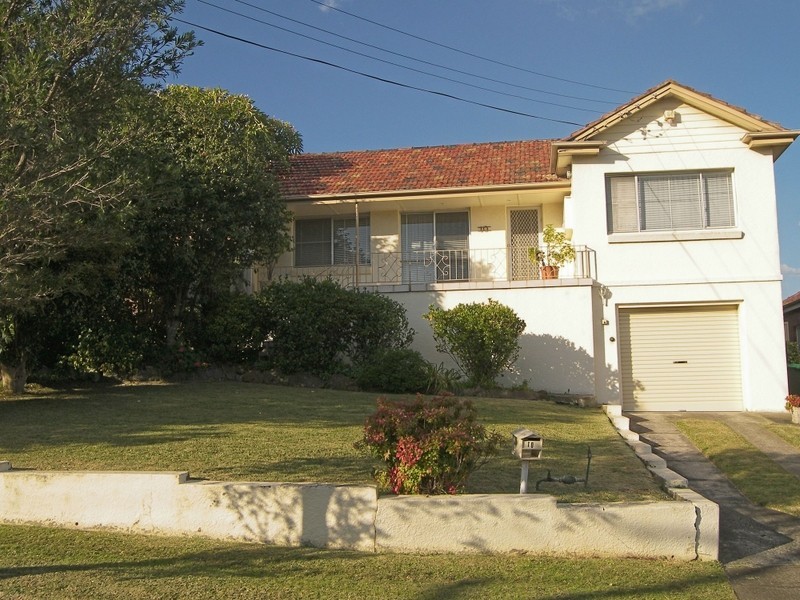 10 Bobadah Street, Kingsgrove NSW 2208