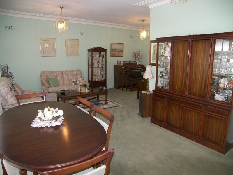 10 Bobadah Street, Kingsgrove NSW 2208