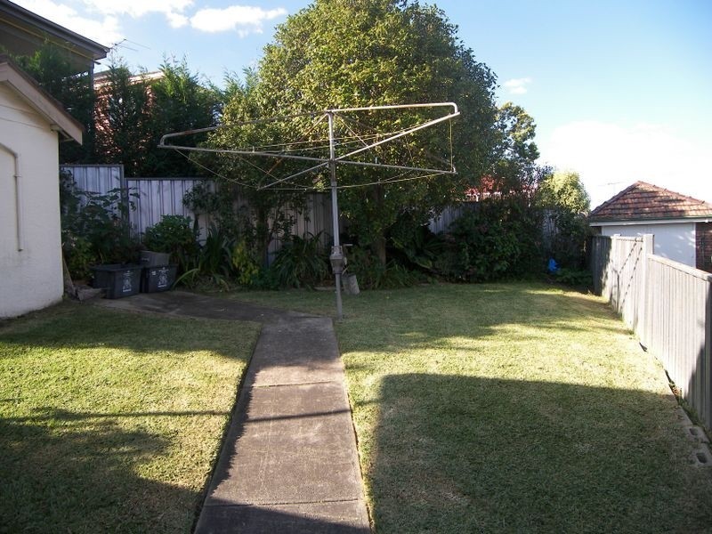 10 Bobadah Street, Kingsgrove NSW 2208