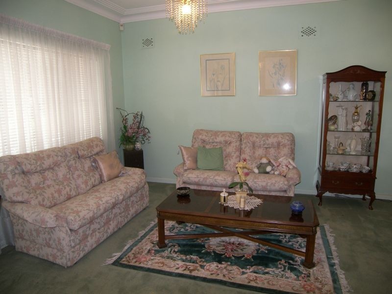 10 Bobadah Street, Kingsgrove NSW 2208