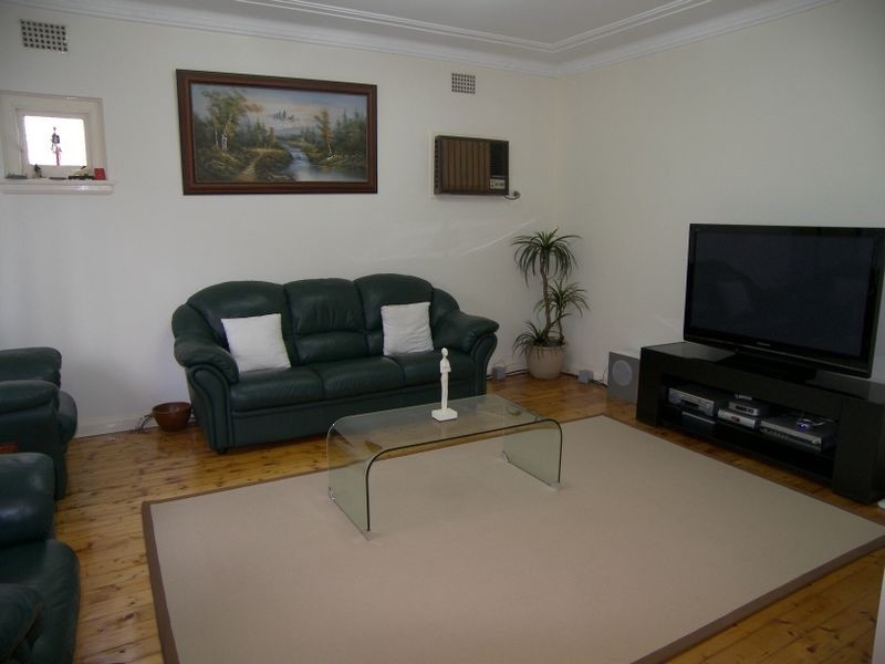 42 Elouera Street, Beverly Hills NSW 2209