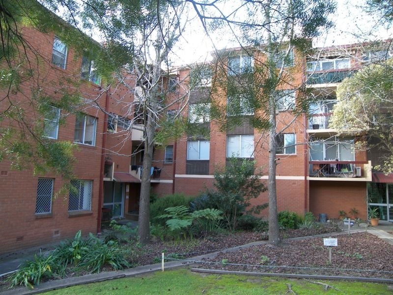 15/828 Canterbury Rd  Entry 17 Phillip St, Roselands NSW 2196