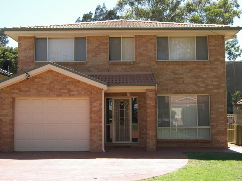 31 Glamis Street, Kingsgrove NSW 2208