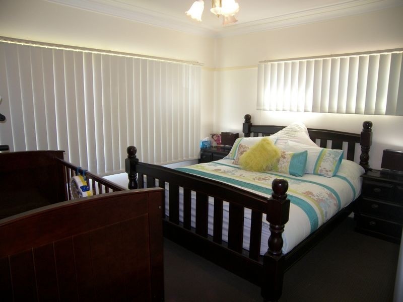 18 Roseland Avenue, Roselands NSW 2196