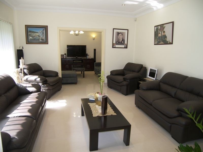 18 Roseland Avenue, Roselands NSW 2196