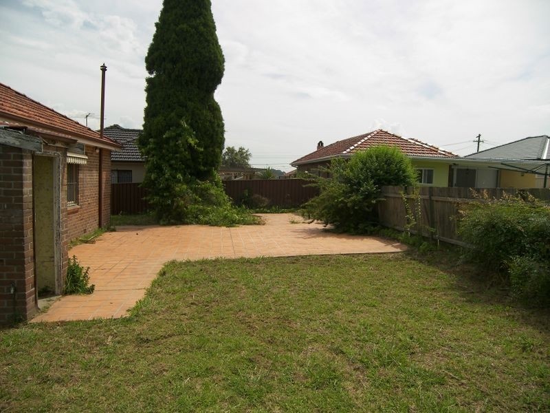 4 Potts Street, Kingsgrove NSW 2208