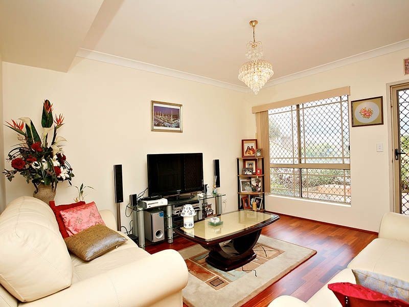 129 Moorefields Road, Roselands NSW 2196