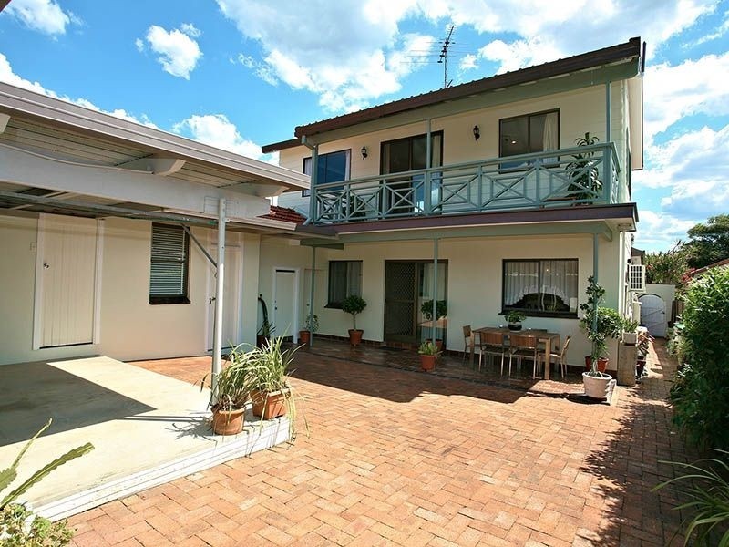 6 Rosemeath Avenue, Kingsgrove NSW 2208