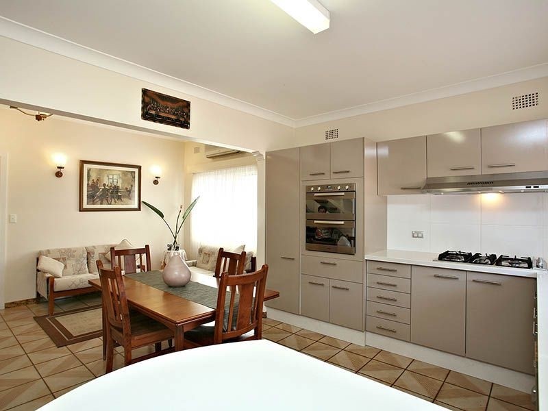 6 Rosemeath Avenue, Kingsgrove NSW 2208