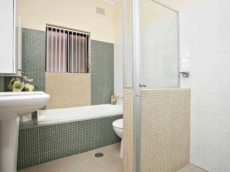 12 Monaro Avenue, Kingsgrove NSW 2208