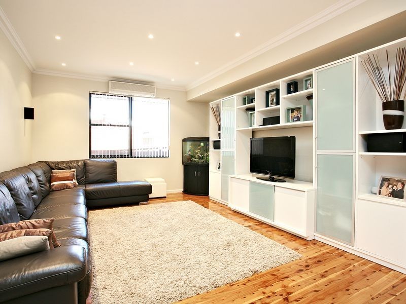 10 Cripps Avenue, Kingsgrove NSW 2208