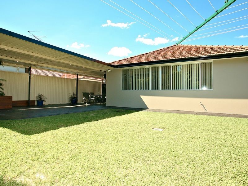 10 Cripps Avenue, Kingsgrove NSW 2208