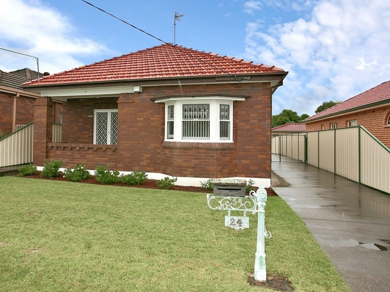 24 Ponyara Road, Beverly Hills NSW 2209