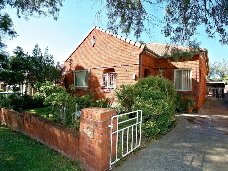 4 Farrell Road, Kingsgrove NSW 2208