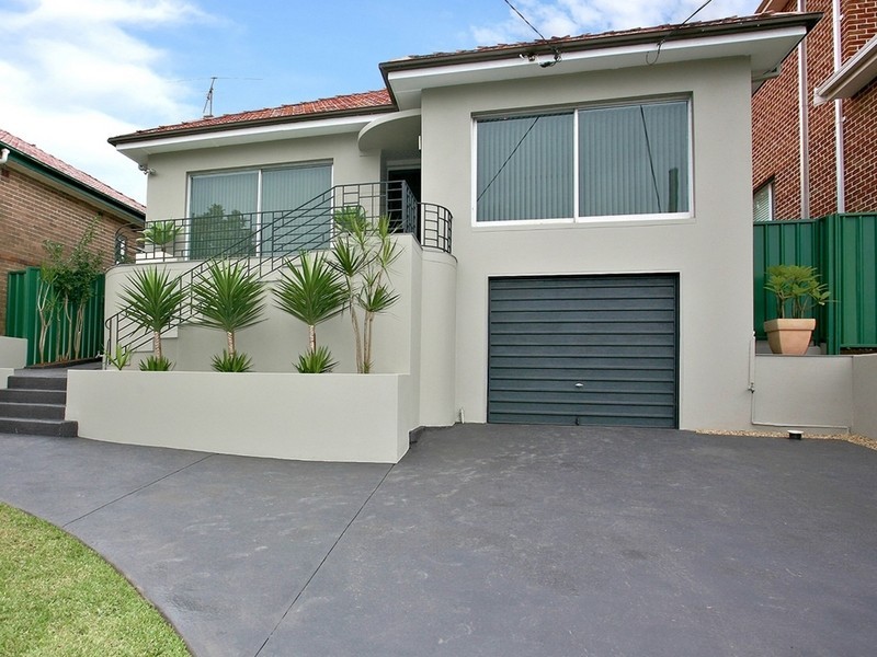 12 Lees Road, Kingsgrove NSW 2208