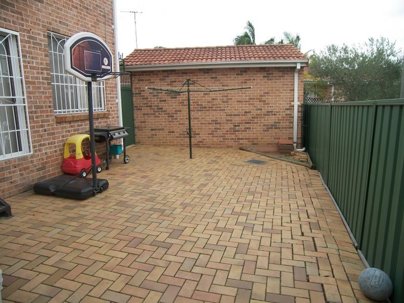 6/30 Albion Street, Roselands NSW 2196